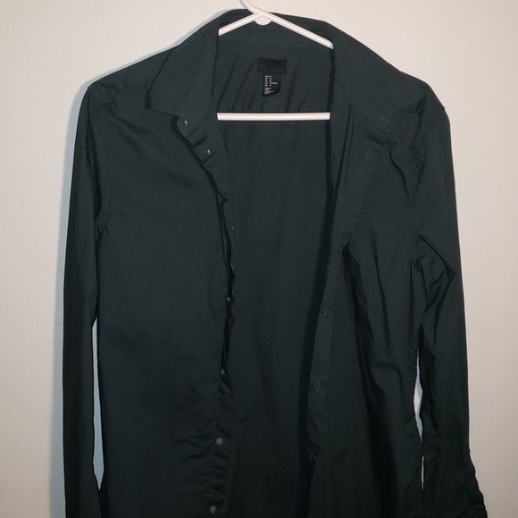 Stylish Slim Fit Men's Shirts - Vancouver - $10 - Picture 5 of 8